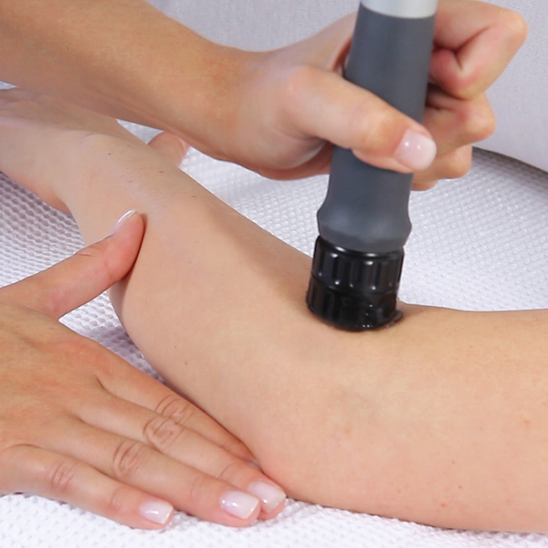 Anwendung einer radialen Stosswellentherapie